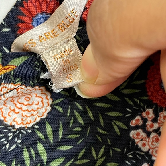 Skies Are Blue Floral Blouse - Picture 2 of 10